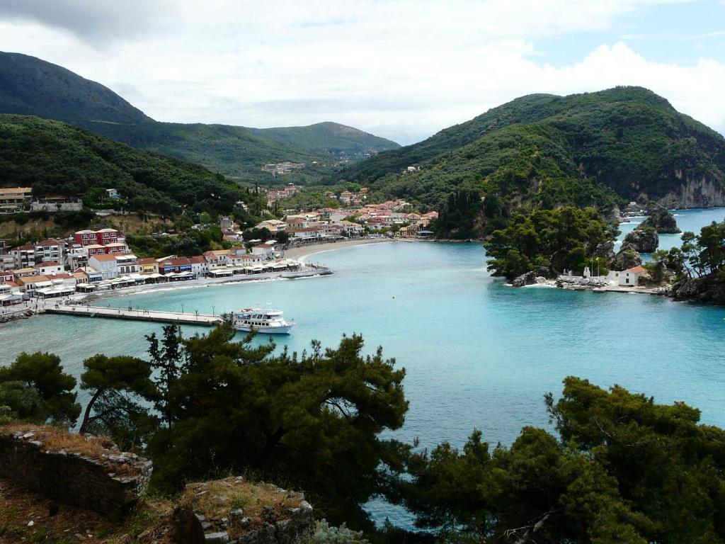 San Nectarios Parga Exterior foto